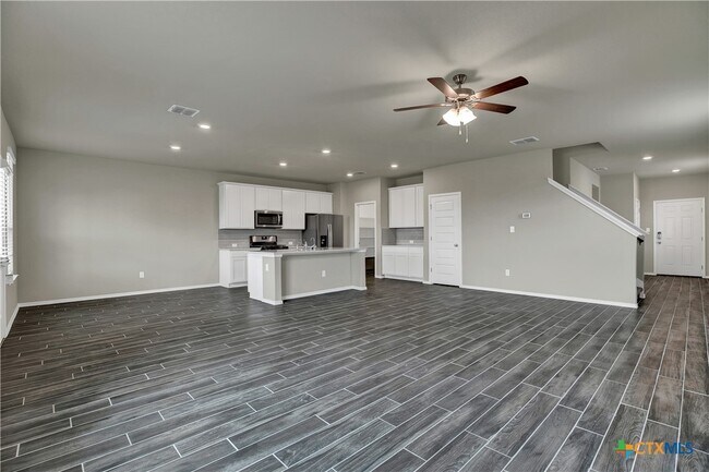 Photo - 267 Kinsley Wy