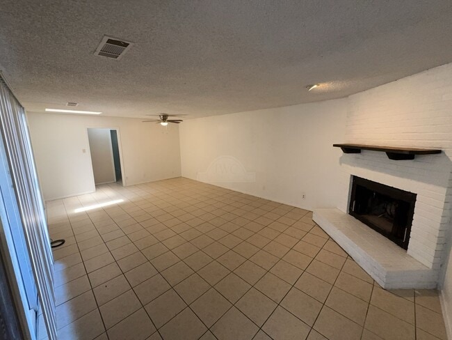Photo - 2110 Hinkle Ave