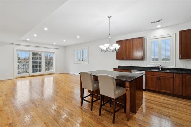 Photo - 6436 N Lehigh Ave Unit 3S