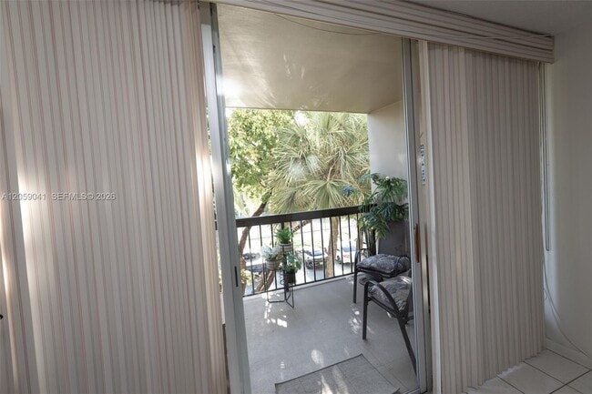 Photo - 10425 SW 112th Ave Unit 325