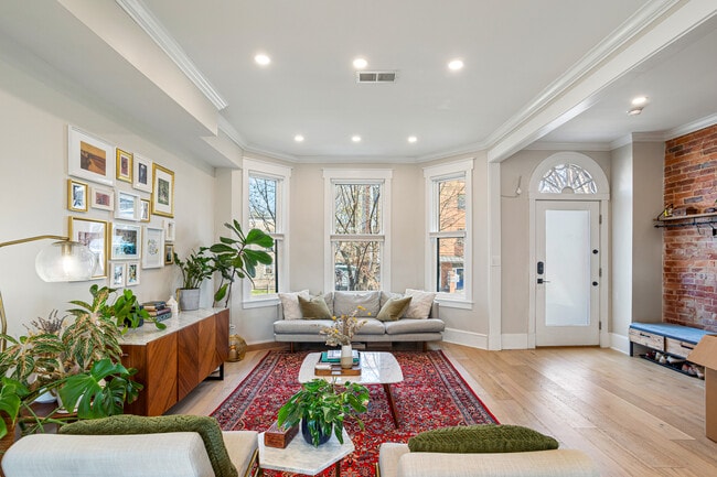 Living Room - 118 15th St NE