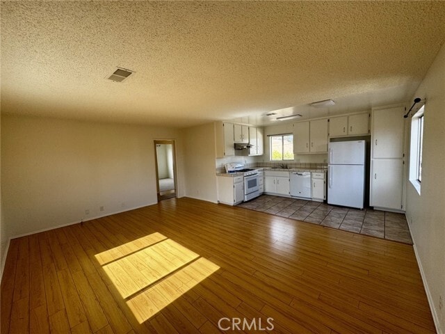 Photo - 920 N Alameda Ave