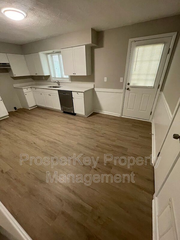 Photo - 4905 Wellborn Dr