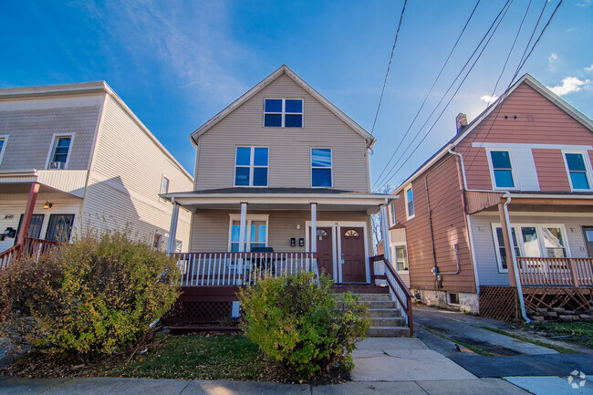 Building Photo - 18 19th St Rental