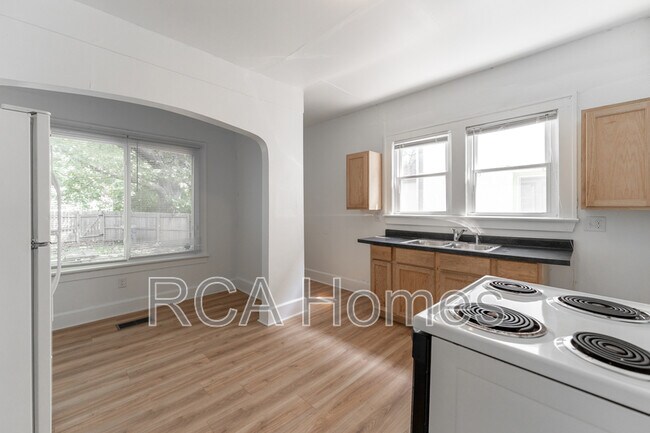 Photo - 1125 N Dearborn St