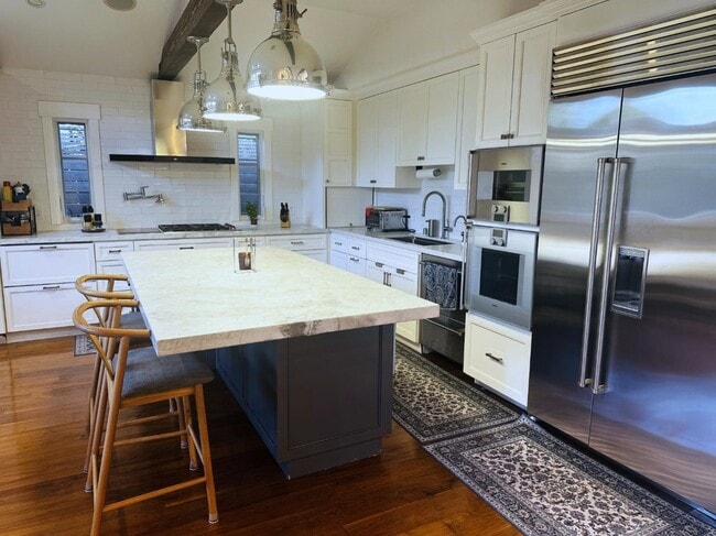 Photo - 3179 Bryant St