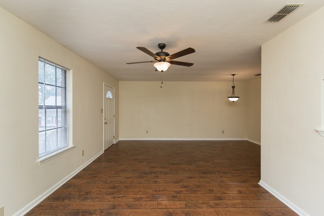 Photo - 1083 Rockbrook Ct