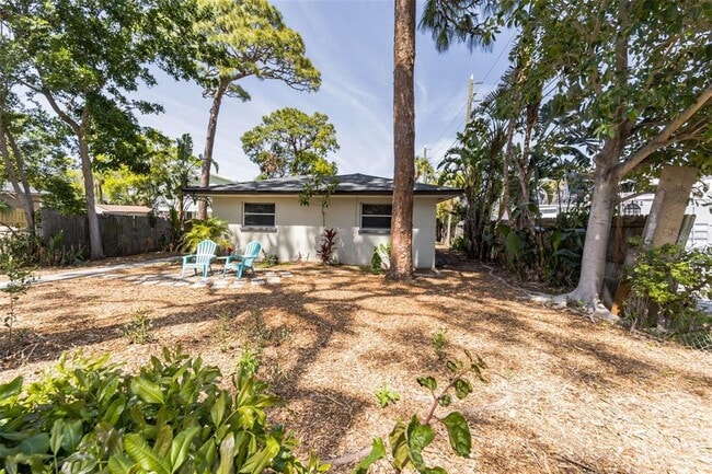 Photo - 418 Lebeau St