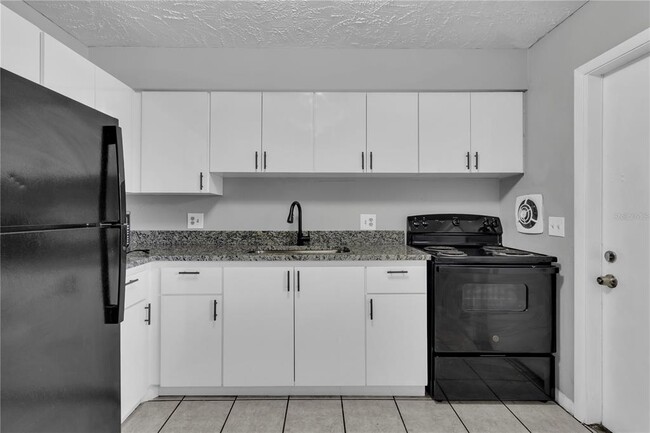 Photo - 1629 W Oak Ridge Rd Unit 1629D