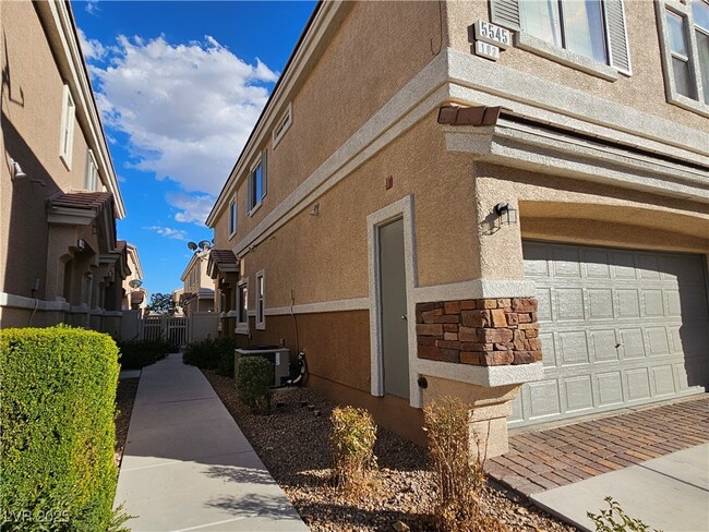 Photo - 5545 Dueces Wild Ct