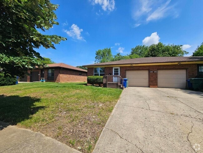 Building Photo - 1950 Hampstead Dr Rental
