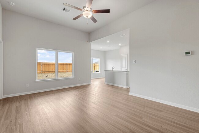 Photo - 404 Mystic Slopes Dr