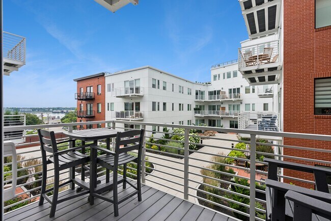 383 Commercial St