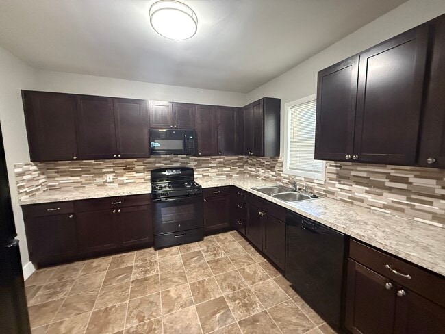 Photo - 2936 Earle Ave SW
