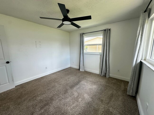 Photo - 2781 Fulford St