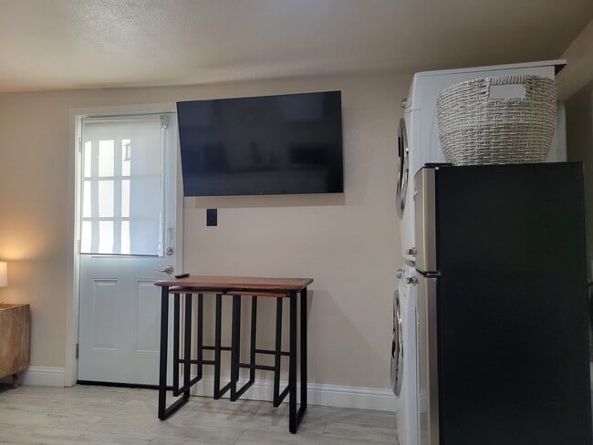 Photo - 325 Wilson Ave Unidad 325 wilson