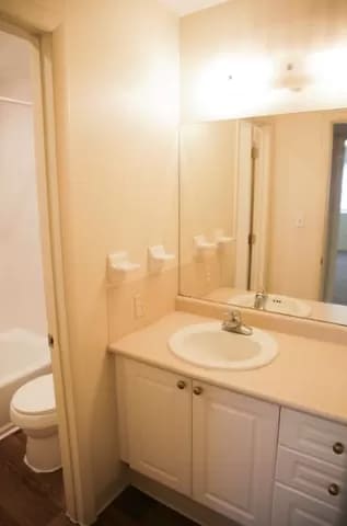 Photo - 1662 Summit St Unit C3