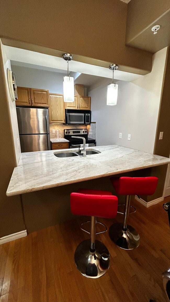 kitchen - 10319 111 St NW