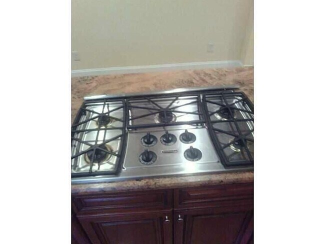 Photo - 3296 Myrtle St