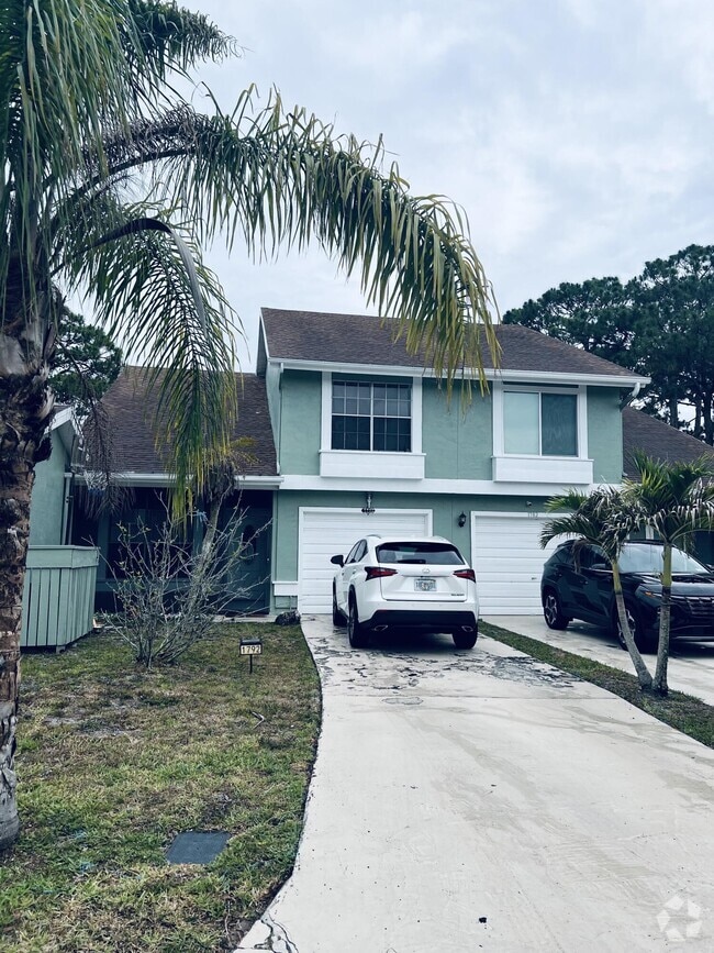 Building Photo - 1792 SE Balmoral Ct Rental
