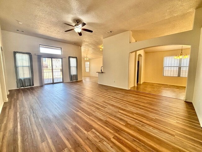Photo - Spacious, remodeled home!