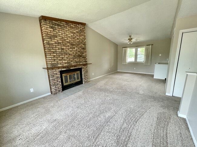 Photo - 105 Colony Dr