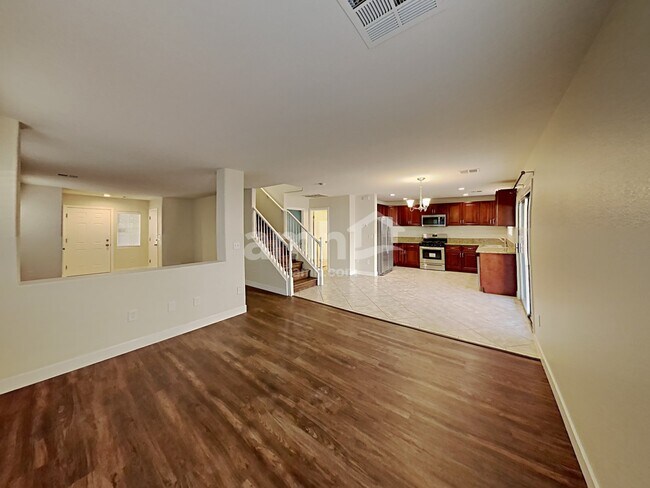 Photo - 2408 Cockatiel Dr