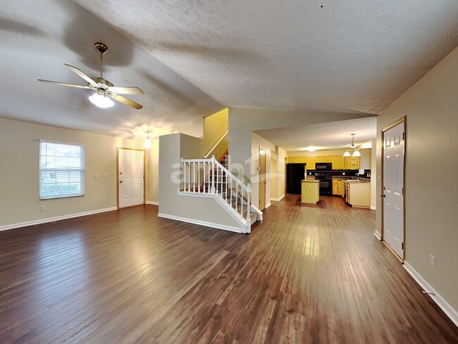 Photo - 2252 Salbuck Ave