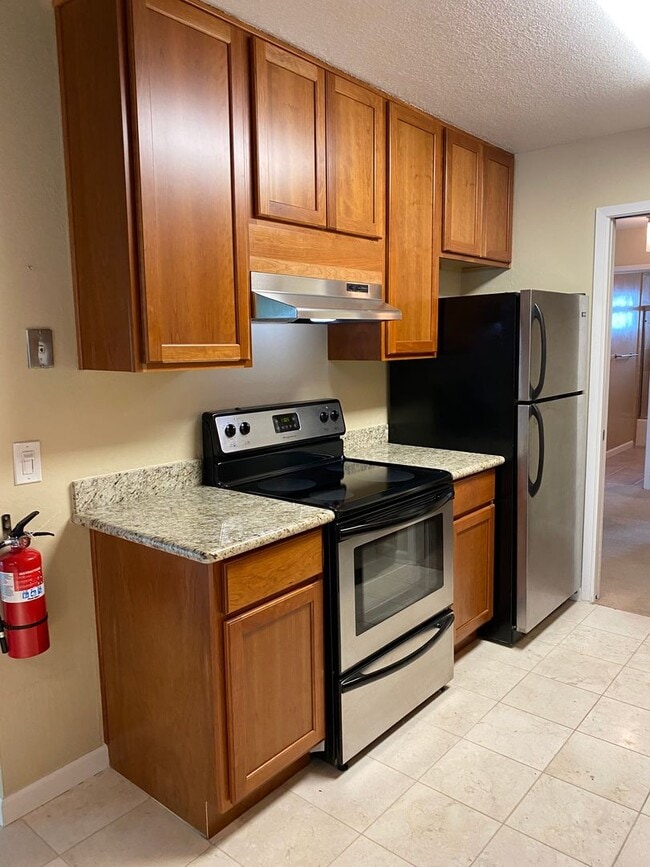 2 bed 2 bath Condo nestled in the Parkview... Unit 80 Condo for Rent