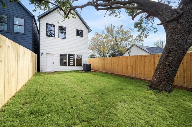 Photo - 2209 Stevens St