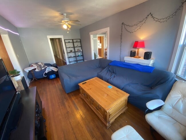 Photo - 164 Allston St Unidad 1