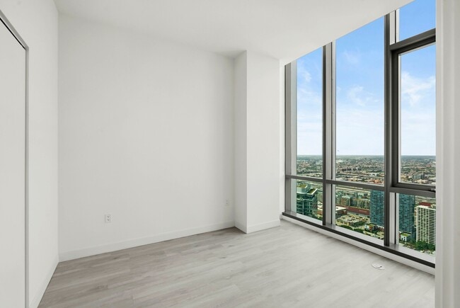 Photo - 802 S Michigan Ave