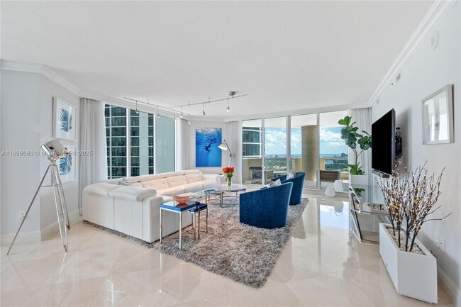 Photo - 411 N New River Dr E Unidad 2701