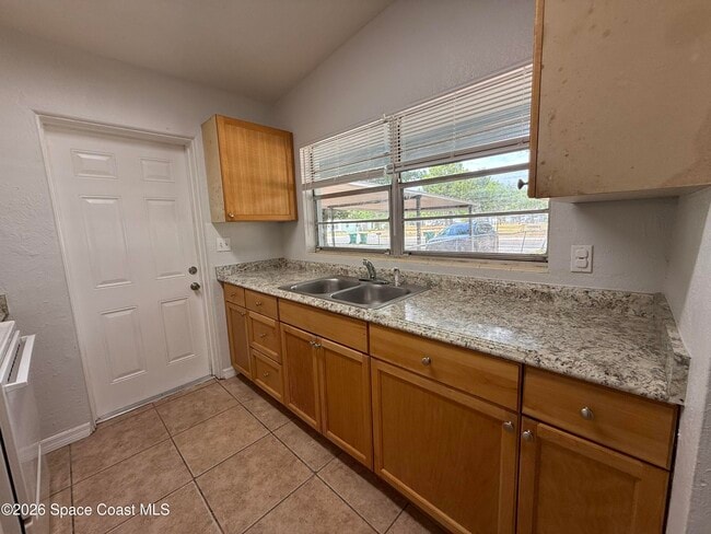 Photo - 420 N Fiske Blvd