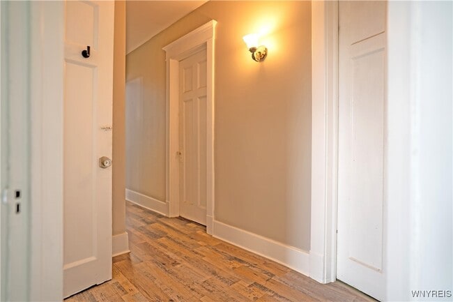 Building Photo - 1133 Hertel Ave Rental