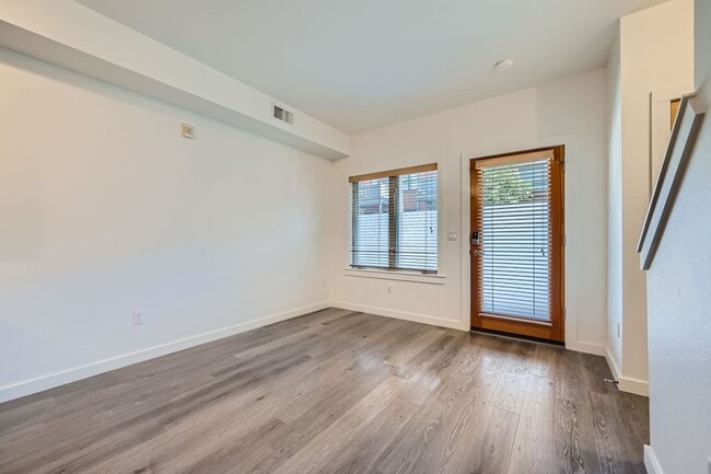 Photo - 3220 Foundry Pl