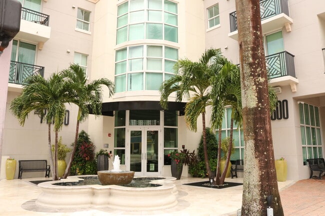 Building Photo - 600 S Dixie Hwy Unit 327
