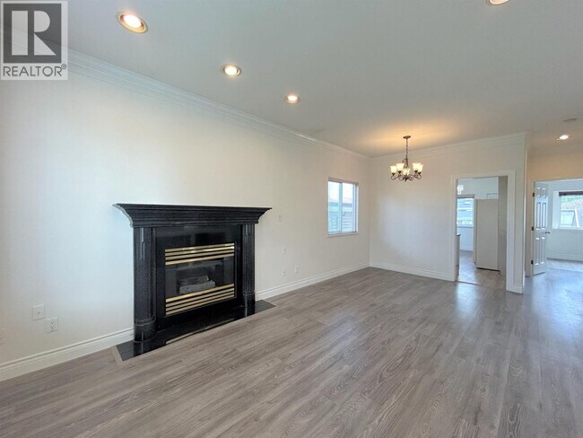 Photo - 1478 E 57th Ave