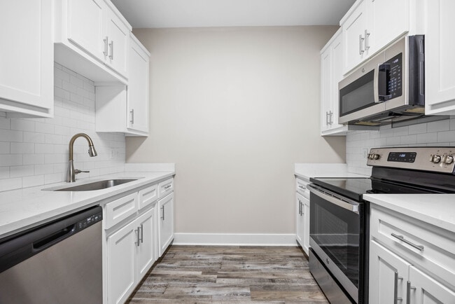 NEW 1BR Kitchen