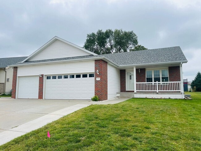 Building Photo - Beautiful open-concept ranch Rental