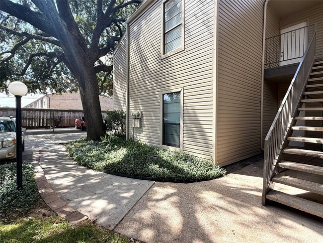 Photo - 9707 Richmond Ave.
