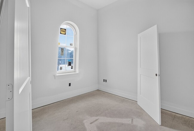 Photo - 101 Monroe St Unit Apt 4