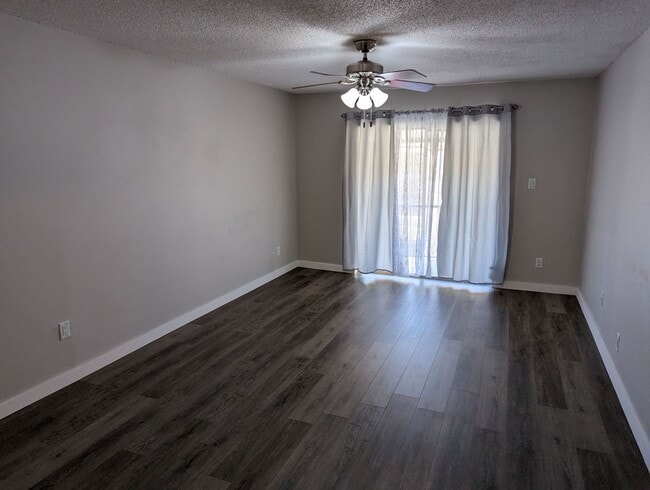 Photo - Nicely updated large condo