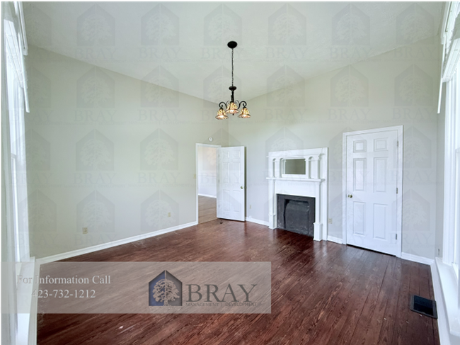 Photo - Timeless Elegance Meets Modern Comfort – S... House