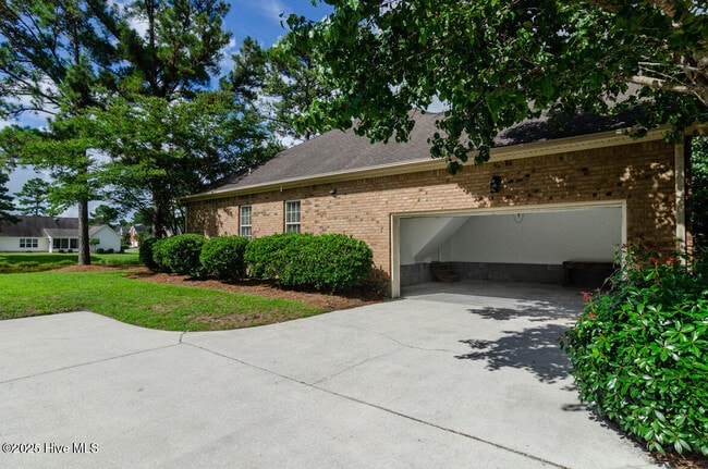Photo - 1114 Millstream Ct