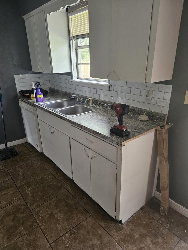 Photo - 409 S 190th E Ave