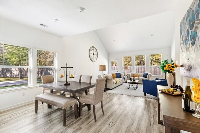 Photo - 1650 Chart Dr