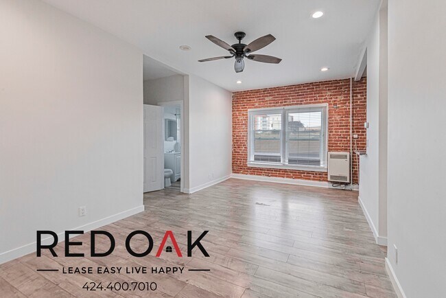 Photo - Beautiful Studio with Exposed Red Brick, S... Unidad 203