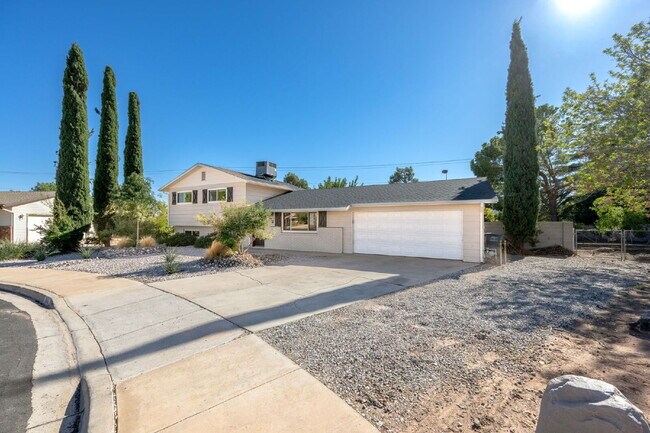 Photo - Beautiful 4-Bedroom St George Home - Newly...