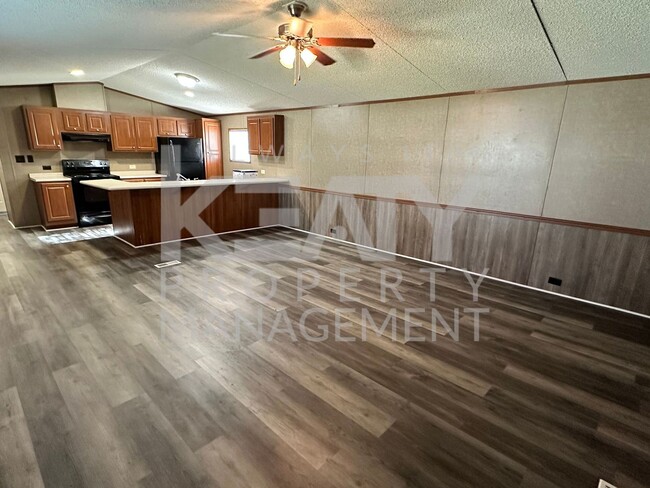 3 bedroom Mobile Home Now Available! - 3 bedroom Mobile Home Now Available!